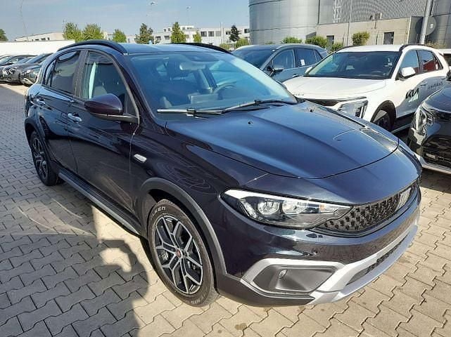 Gebraucht Fiat Tipo Cross 131 PS (96 kW) 2024 Cinema schwarz Limousine