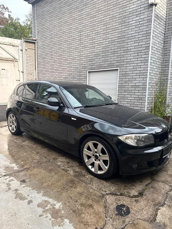 Schwarz Gebraucht 2010 BMW 116 M Sport Kleinwagen | 2.450 € (Superpreis) - Bild 1/4
