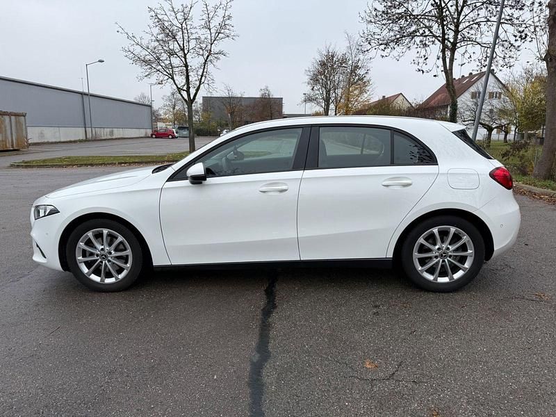 Gebraucht Mercedes A200 Advanced 163 PS (119 kW) 2021 Weiß Limousine