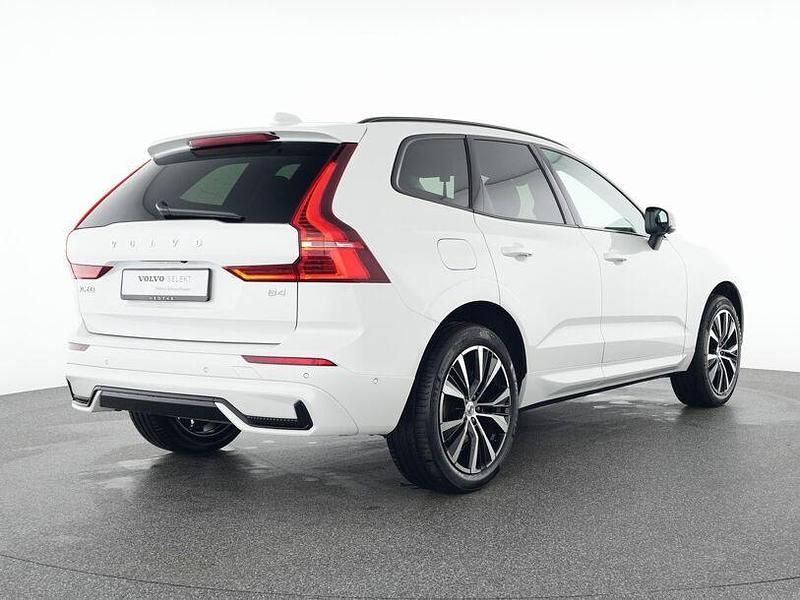 Gebraucht Volvo XC60 Plus 197 PS (144 kW) 2022 Weiß SUV