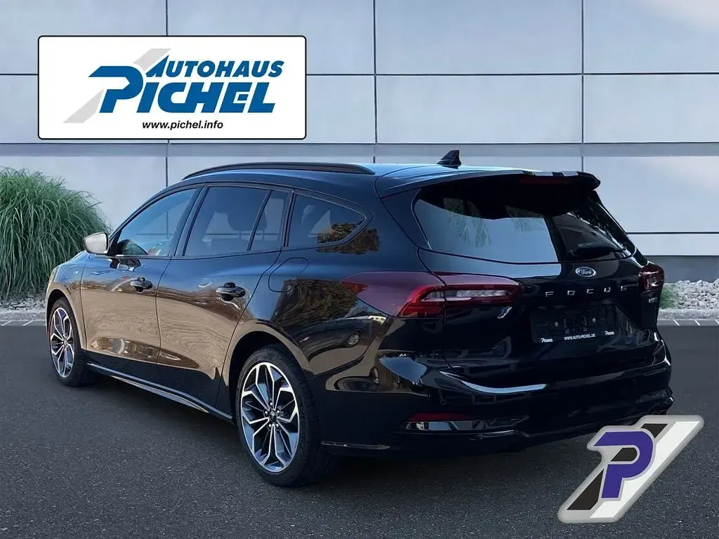 Używany Ford Focus ST-Line 155 KM (114 kW) 2022 Czarny Kombi