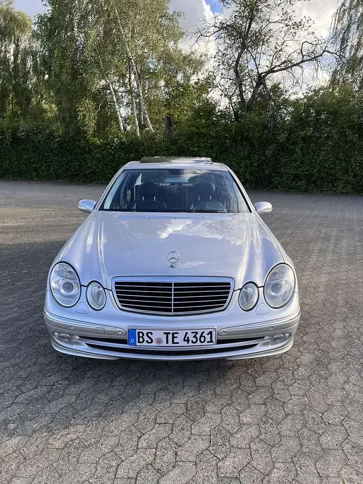 Gebraucht Mercedes E500 Avantgarde 306 PS (225 kW) 2002 Limousine