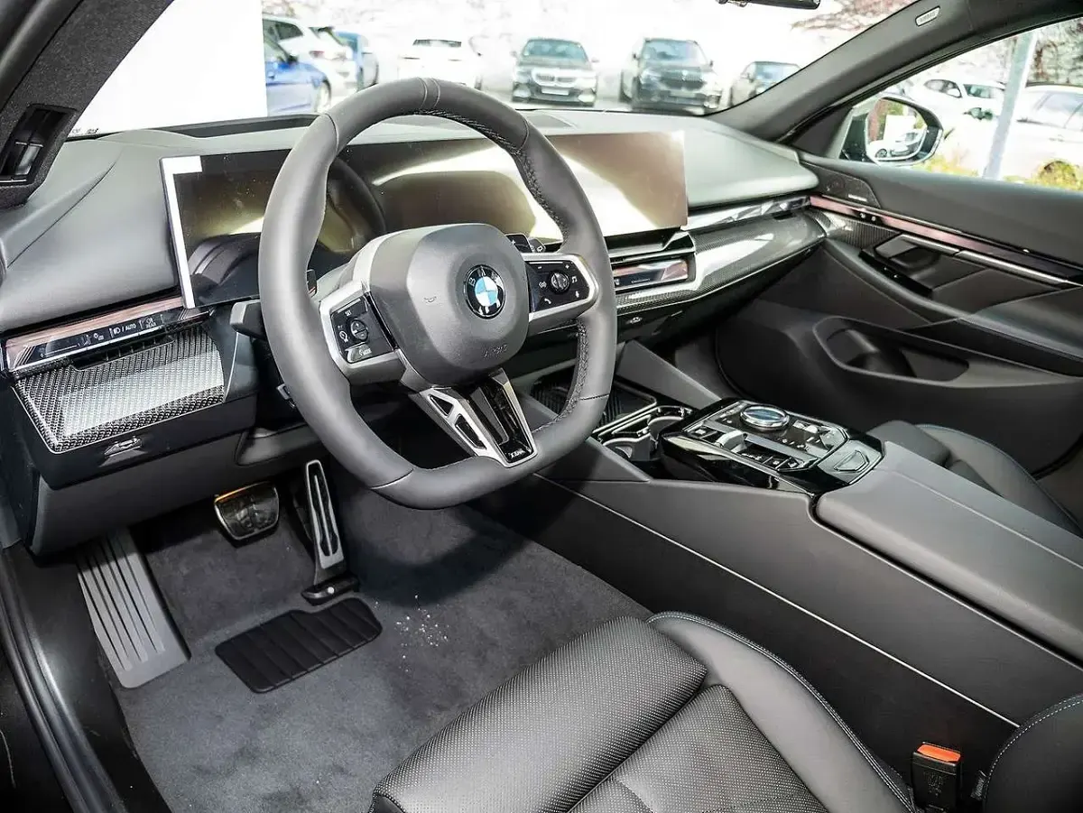 Neu BMW 540 Sport Line 303 PS (222 kW) 2026 Sophistograu brillanteffekt me Kombi