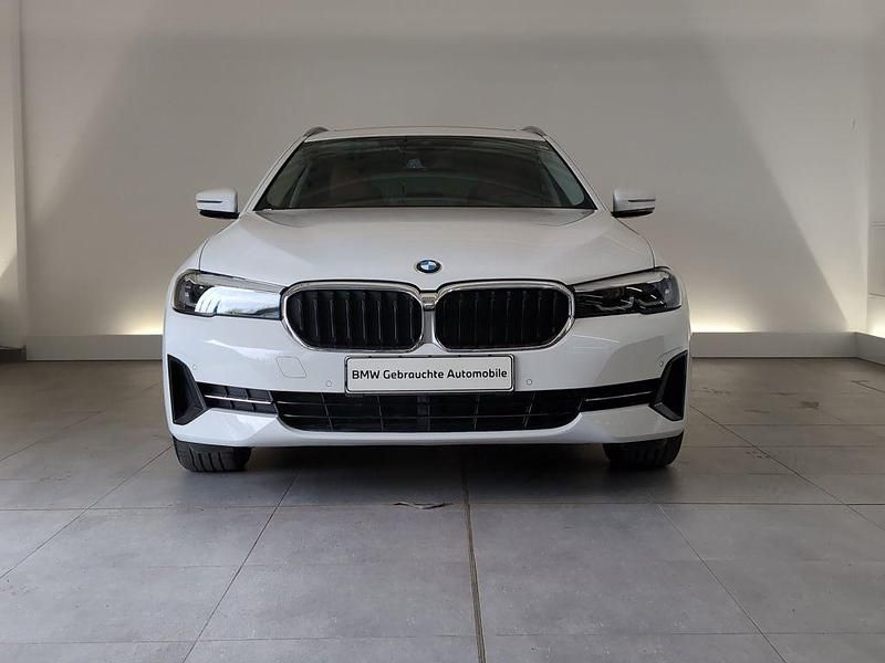 Gebraucht BMW 530 Performance 252 PS (185 kW) 2024 Weiß Kombi