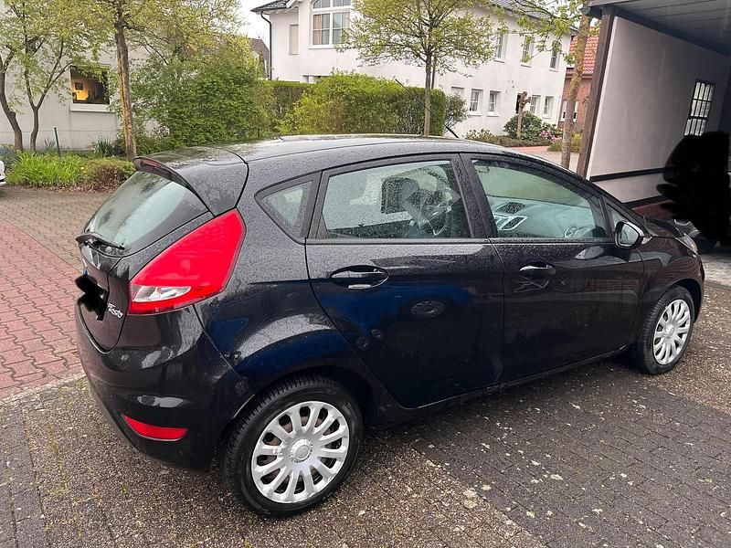 Gebraucht Ford Fiesta 82 PS (60 kW) 2011 Schwarz Kleinwagen