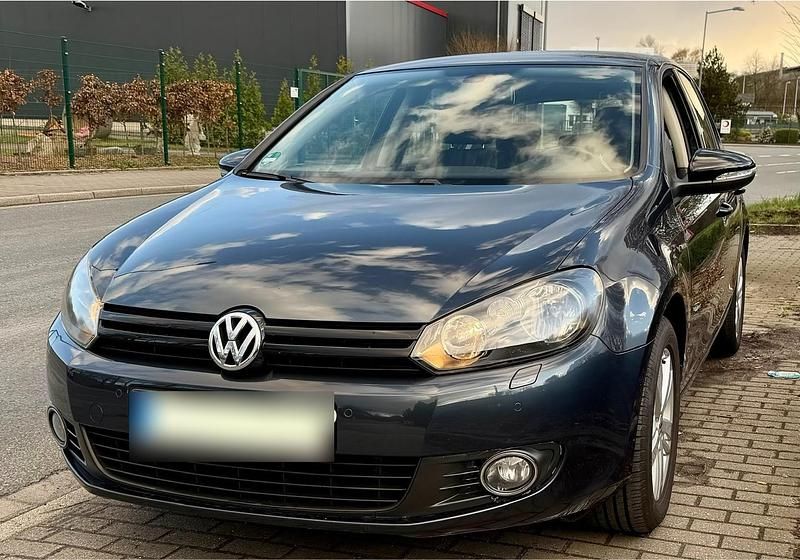 Gebraucht VW Golf VII Match 105 PS (77 kW) 2012 Blau Limousine