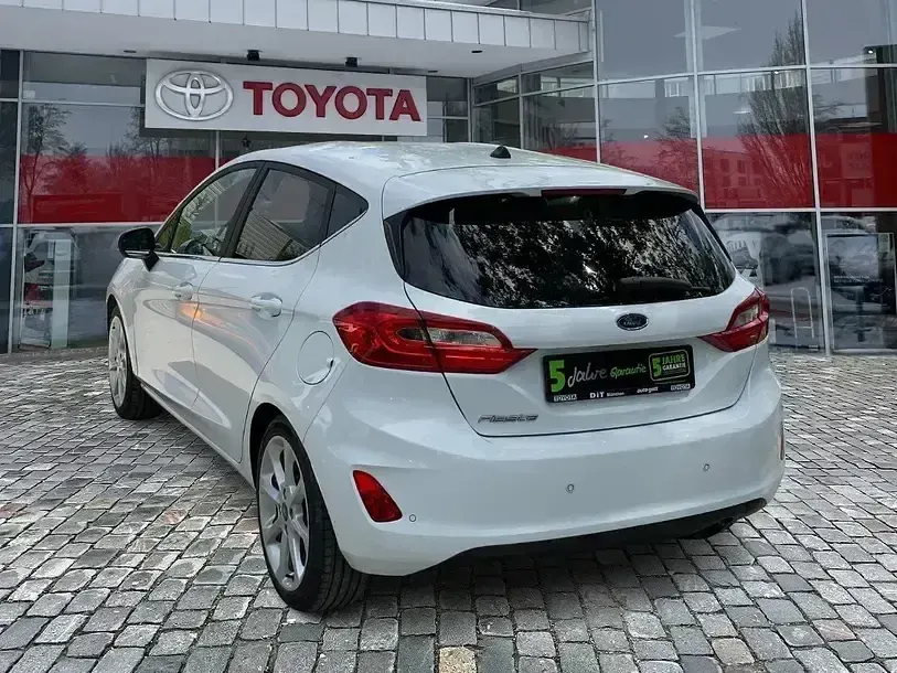Gebraucht Ford Fiesta Titanium 101 PS (74 kW) 2019 Frostweiß Kleinwagen
