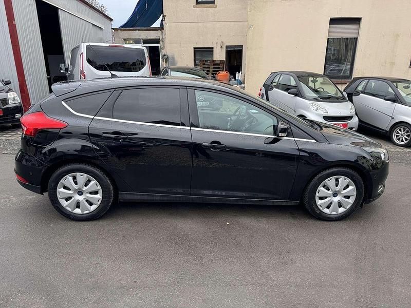 Gebraucht Ford Focus Titanium 125 PS (91 kW) 2015 Schwarz Limousine