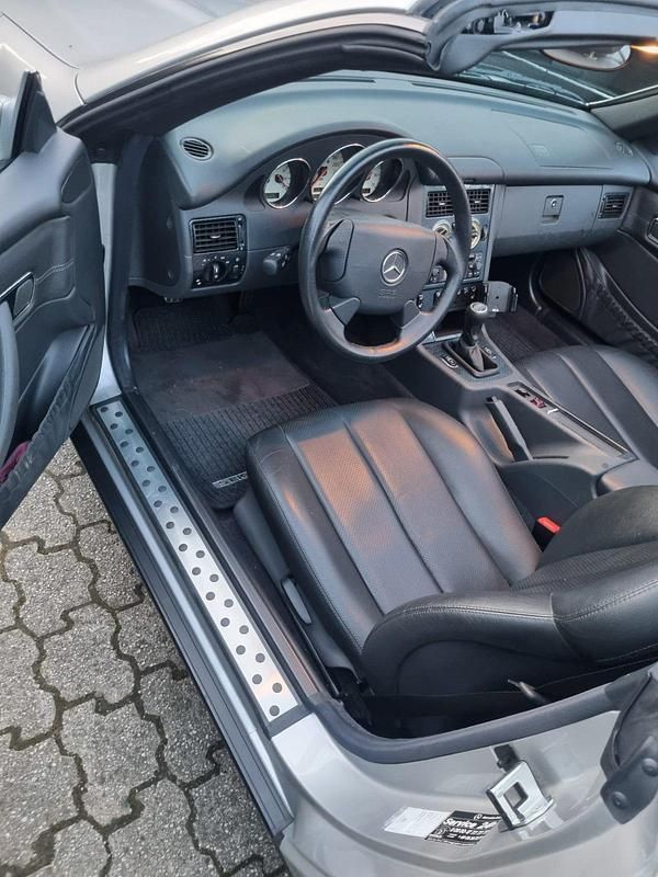 Gebraucht Mercedes SLK230 193 PS (141 kW) 2000 Silber Cabrio