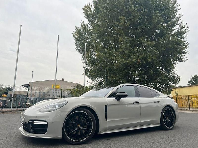 Grau Gebraucht 2018 Porsche Panamera 4S Limousine | 83.300 € (Fairer Preis) - Bild 1/4