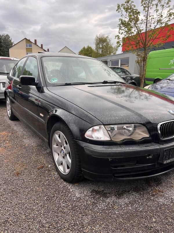Schwarz Gebraucht 2001 BMW 320 Limousine | 690 € (Superpreis) - Bild 1/4