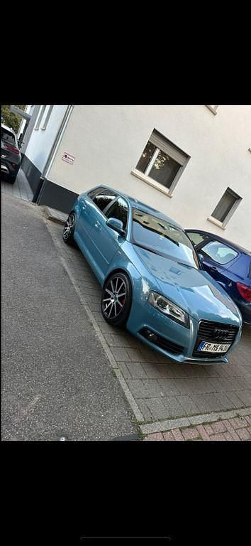 Blau Gebraucht 2009 Audi A3 Sportback S-Line Limousine | 7.250 € - Bild 1/4