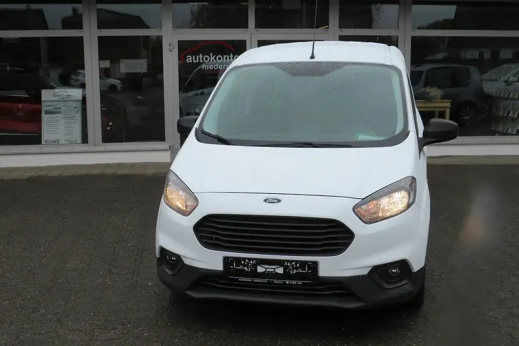 Używany Ford Transit Trend 75 KM (55 kW) 2022 Biały Minivan