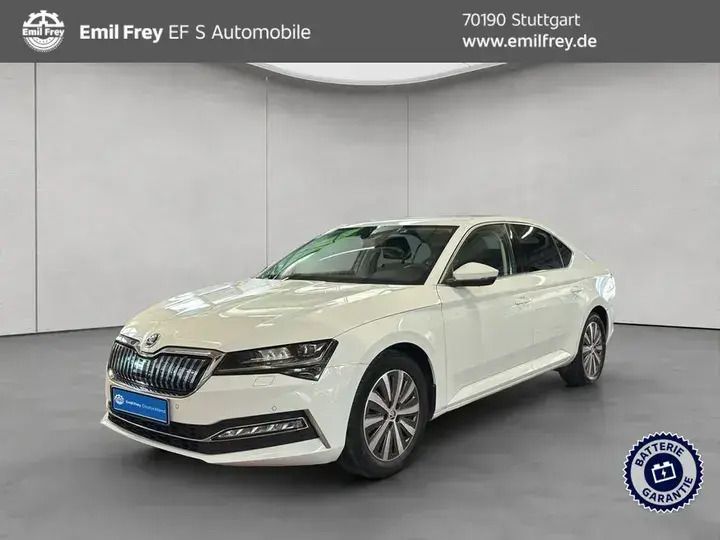 Weiß met. Gebraucht 2021 Skoda Superb Style Limousine | 23.890 € (Fairer Preis) - Bild 1/3