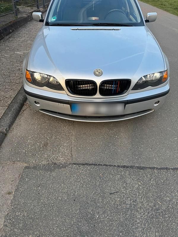 Second-hand BMW 325 192 CP (141 kW) 2002 Argintiu Berlinǎ