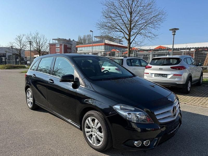 Gebraucht Mercedes B220 170 PS (125 kW) 2014 Schwarz Van / Kleinbus