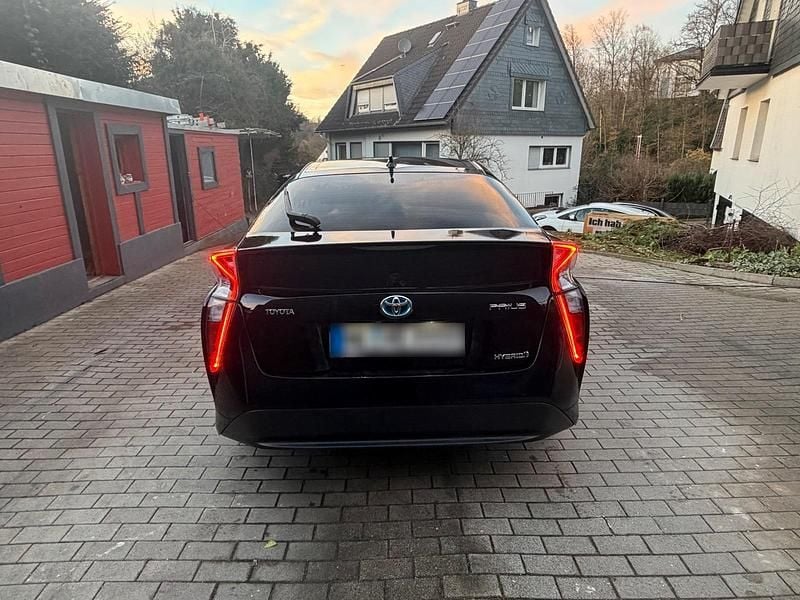 Gebraucht Toyota Prius 122 PS (89 kW) 2016 Schwarz Limousine