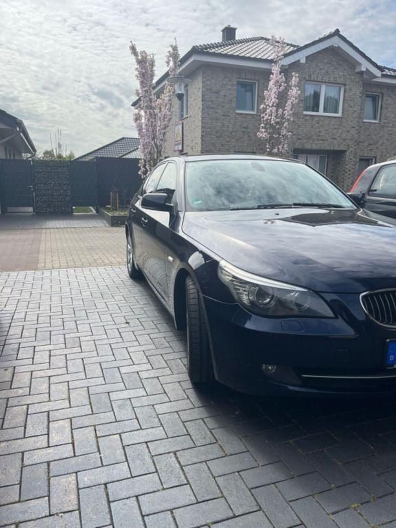Gebraucht BMW 525 177 PS (130 kW) 2007 Blau Limousine