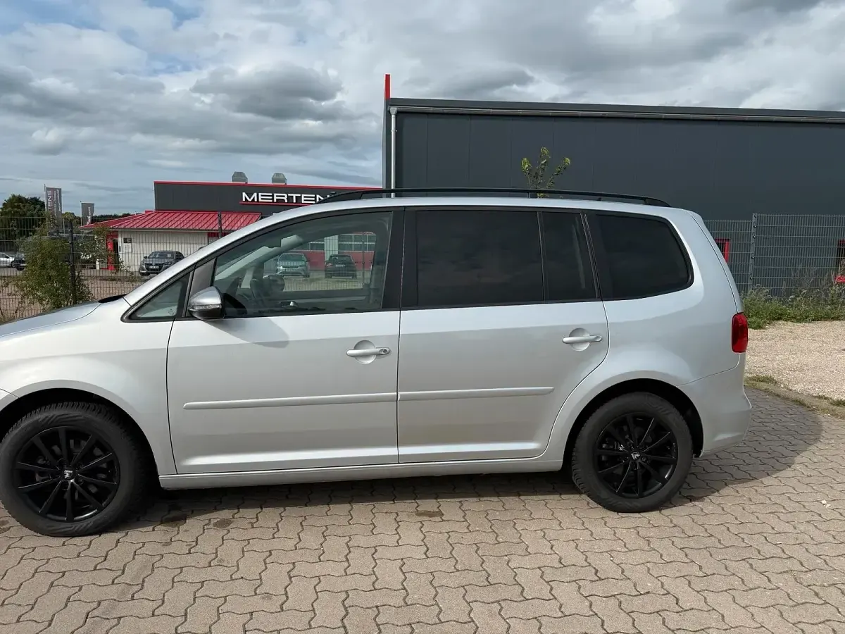 Gebraucht VW Touran 105 PS (77 kW) 2015 Grau Van / Kleinbus