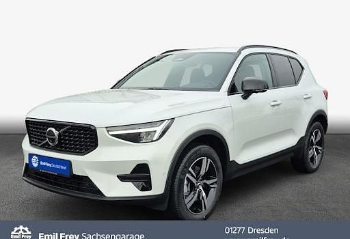 Neu Volvo XC40 Plus 163 PS (119 kW) 2026 Weiß SUV