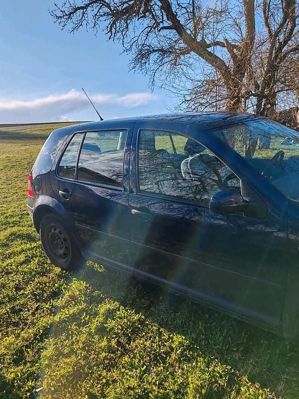 Gebraucht VW Golf IV 75 PS (55 kW) 2000 Blau Kleinwagen