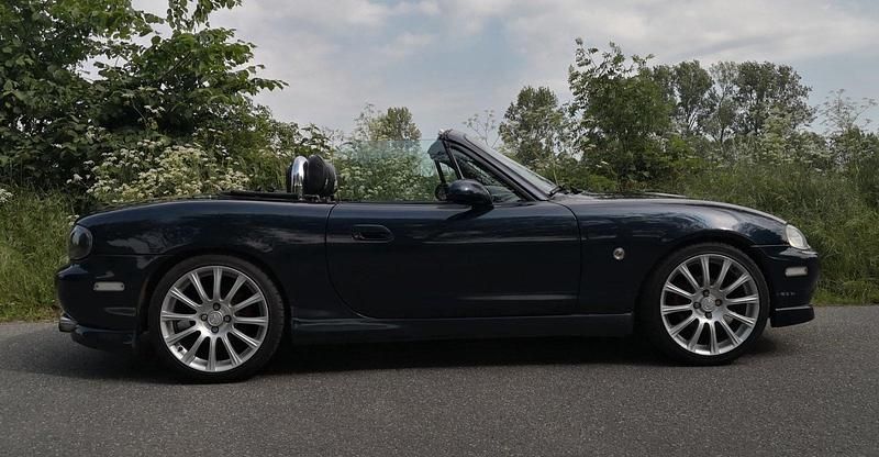 Second-hand Mazda MX5 140 CP (102 kW) 2000 Albastru Cabrio
