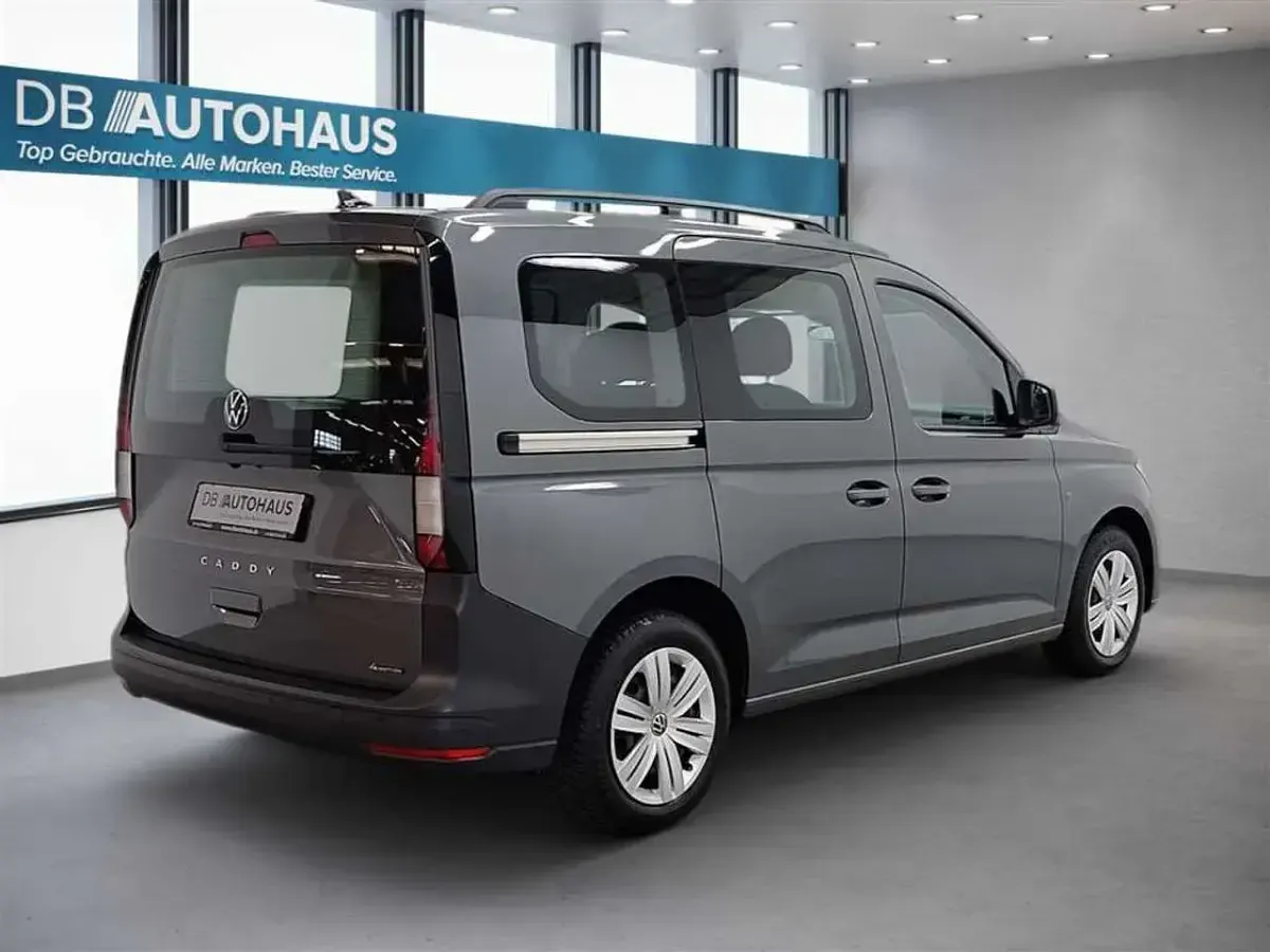Second-hand VW Caddy 122 CP (89 kW) 2023 Gri Monovolum