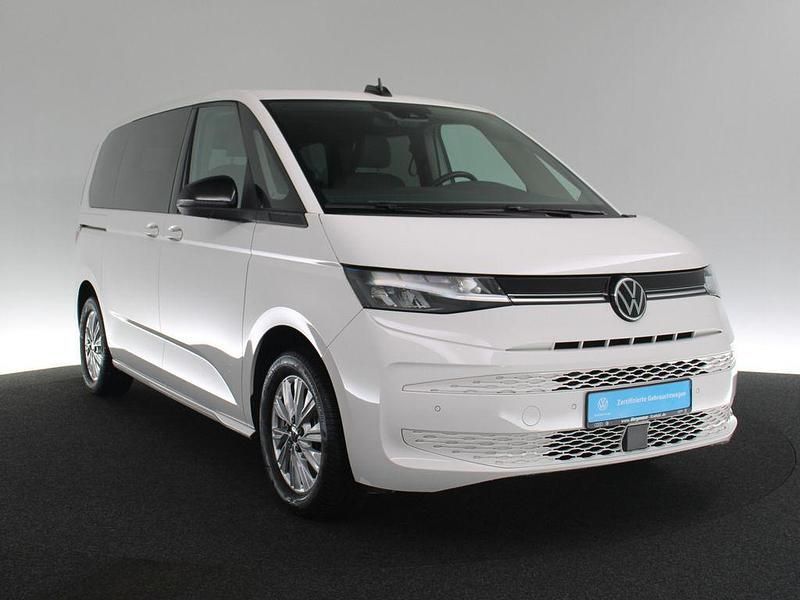 Gebraucht VW Multivan Life 150 PS (110 kW) 2025 Weiss / candy weiss Van