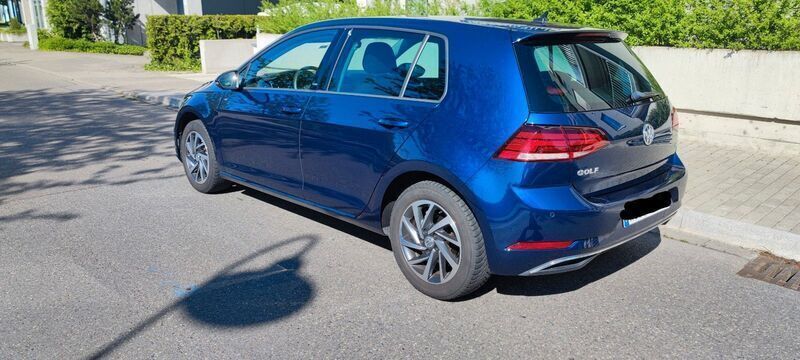 Blau Gebraucht 2017 VW Golf Sound Limousine | 13.945 € (Etwas zu teuer) - Bild 1/4