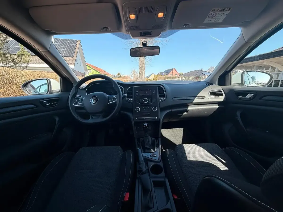Używany Renault Mégane 101 KM (74 kW) 2016 Biały Hatchback