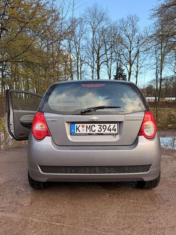 Gebraucht Chevrolet Aveo 84 PS (61 kW) 2010 Grau Kleinwagen