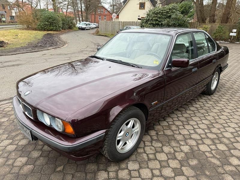 Gebraucht BMW 518 116 PS (85 kW) 1994 Rot Limousine