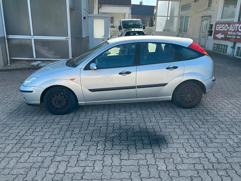 Gebraucht Ford Focus 101 PS (74 kW) 2003 Silber Limousine