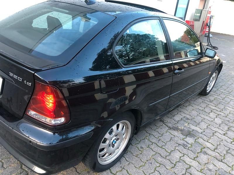 Gebraucht BMW 320 150 PS (110 kW) 2003 Schwarz Coupé