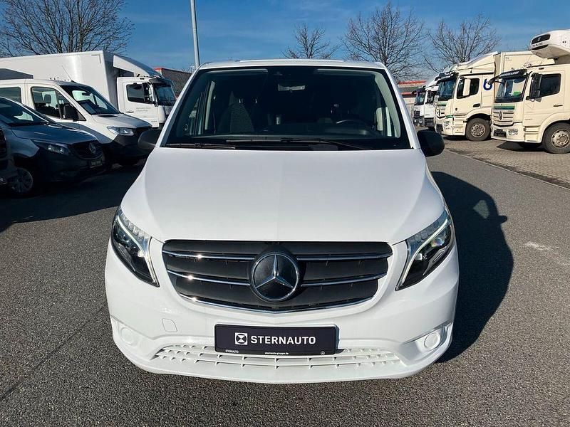 Gebraucht Mercedes Vito 163 PS (119 kW) 2021 Arktikweiß Van