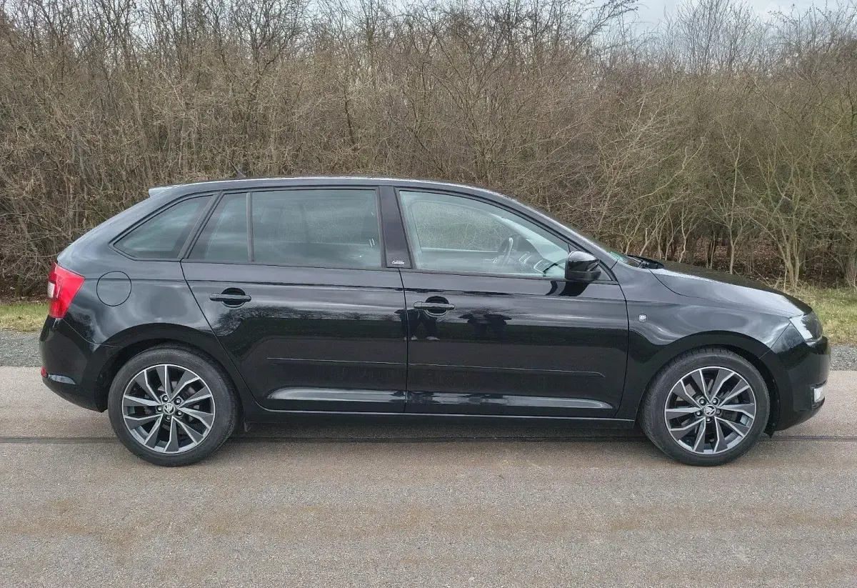 Gebraucht Skoda Rapid 105 PS (77 kW) 2015 Schwarz Kleinwagen