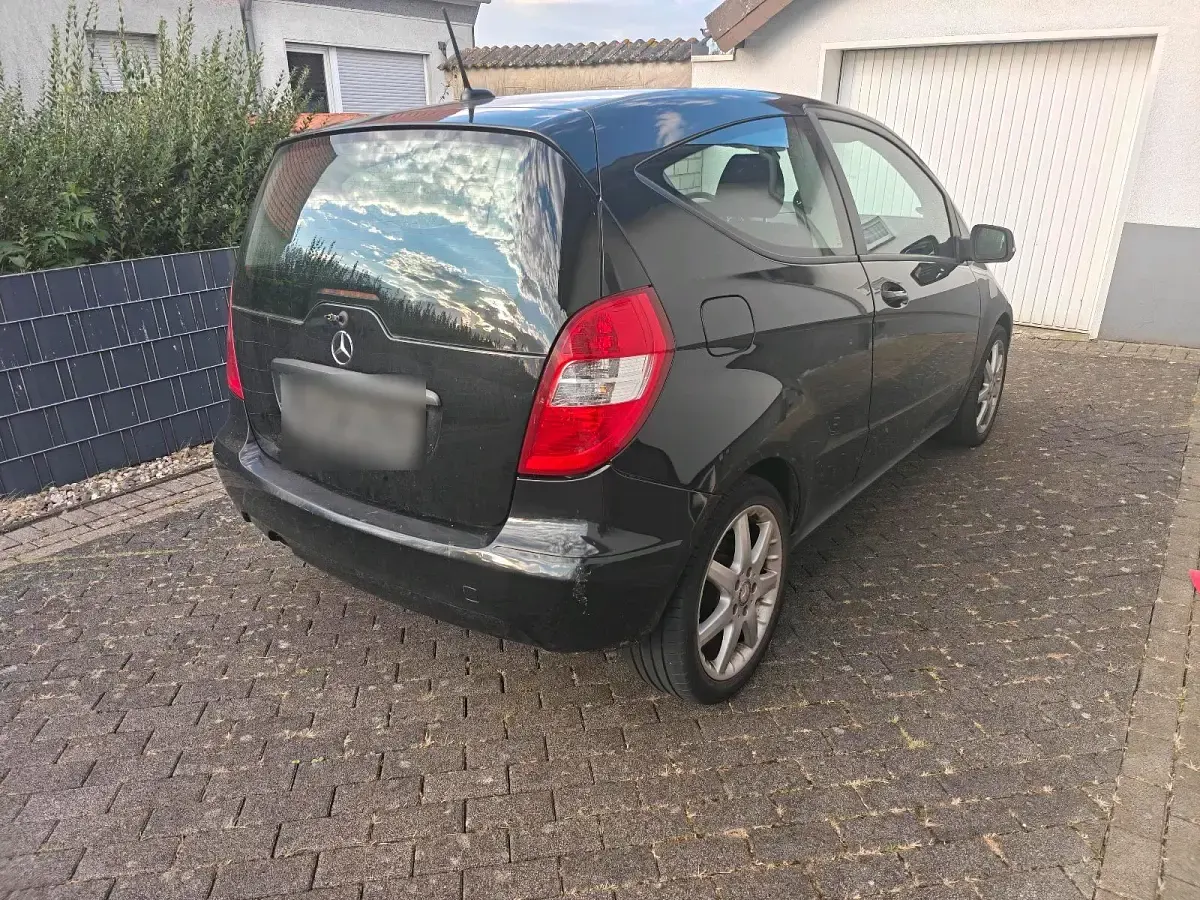 Gebraucht Mercedes A160 95 PS (69 kW) 2010 Schwarz Kleinwagen
