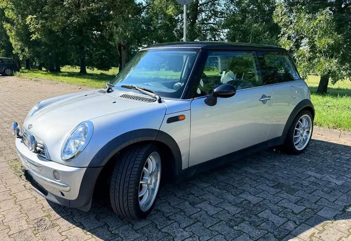 Käytetty Mini Cooper 116 HP (85 kW) 2002 Hopea Viistoperä