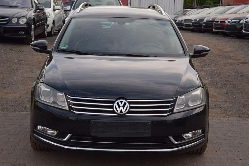 Schwarz Gebraucht 2012 VW Passat Highline Kombi | 8.599 € (Fairer Preis) - Bild 1/4