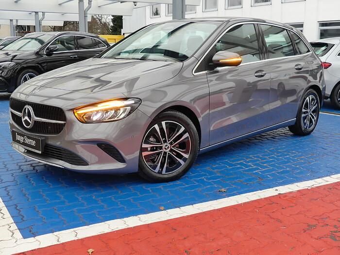 Metalliclack mountaingrau Gebraucht 2024 Mercedes B180 Progressive Van / Kleinbus | 31.890 € (Fairer Preis) - Bild 1/4