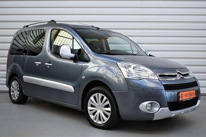 Grau Gebraucht 2011 Citroën Berlingo SELECTION Van / Kleinbus | 13.990 € - Bild 1/4