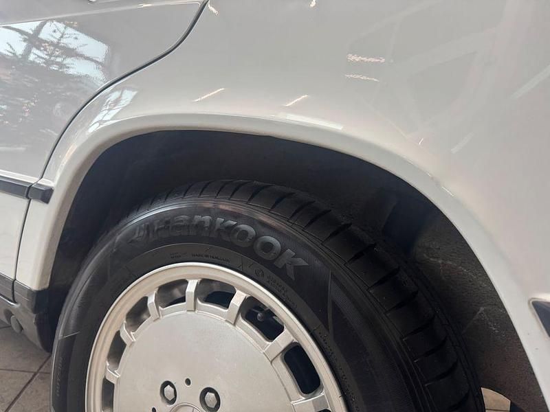 Gebraucht Mercedes 190 166 PS (122 kW) 1987 Weiß Limousine