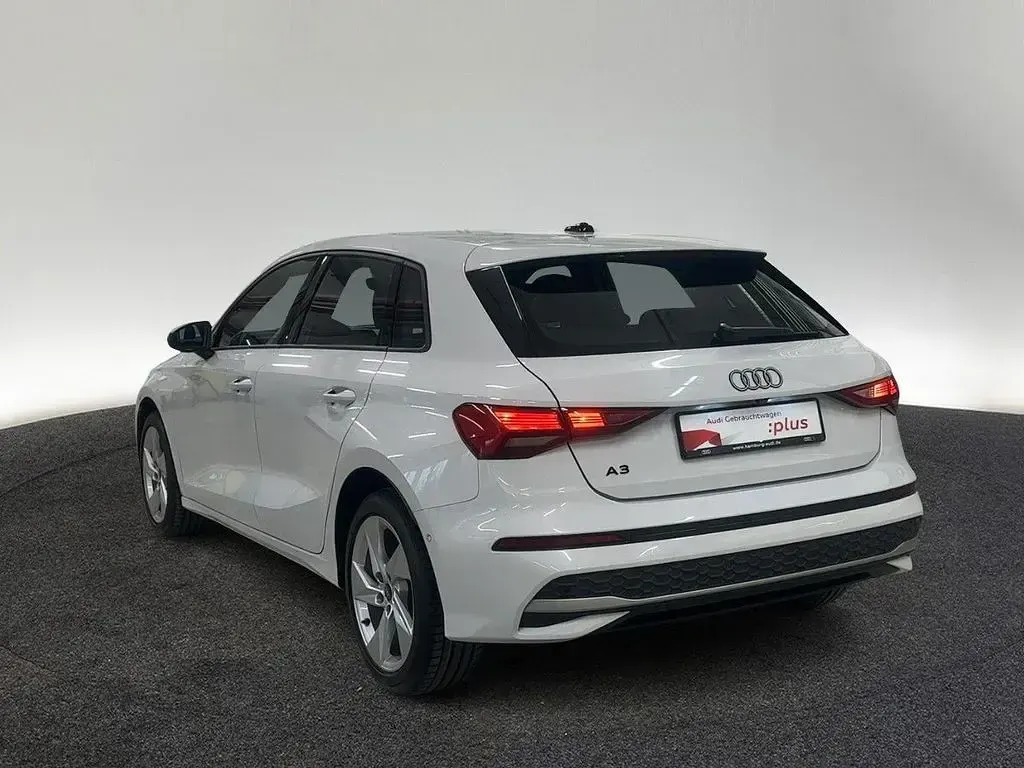 Używany Audi A3 Advanced 150 KM (110 kW) 2025 Biały Sedan/Limuzyna