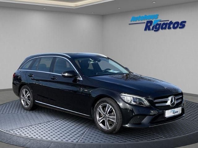 Gebraucht Mercedes C180 Avantgarde 156 PS (114 kW) 2020 Obsidianschwarz  metalliclack Kombi