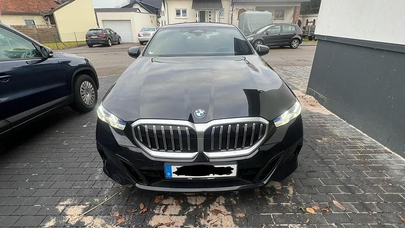 Gebraucht BMW 520 Shadowline 208 PS (152 kW) 2024 Schwarz Limousine