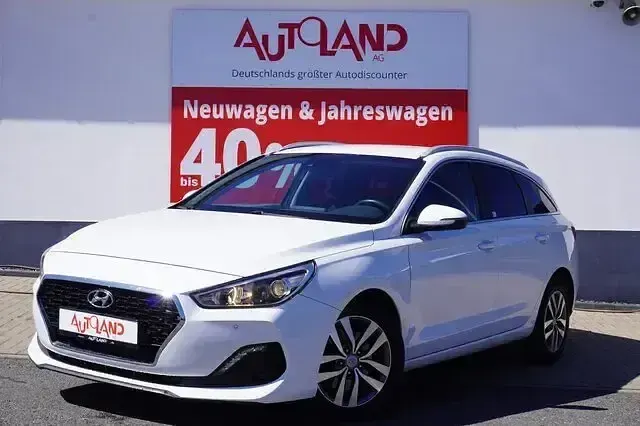 Gebraucht Hyundai i30 Style 140 PS (102 kW) 2019 Weiß Kombi
