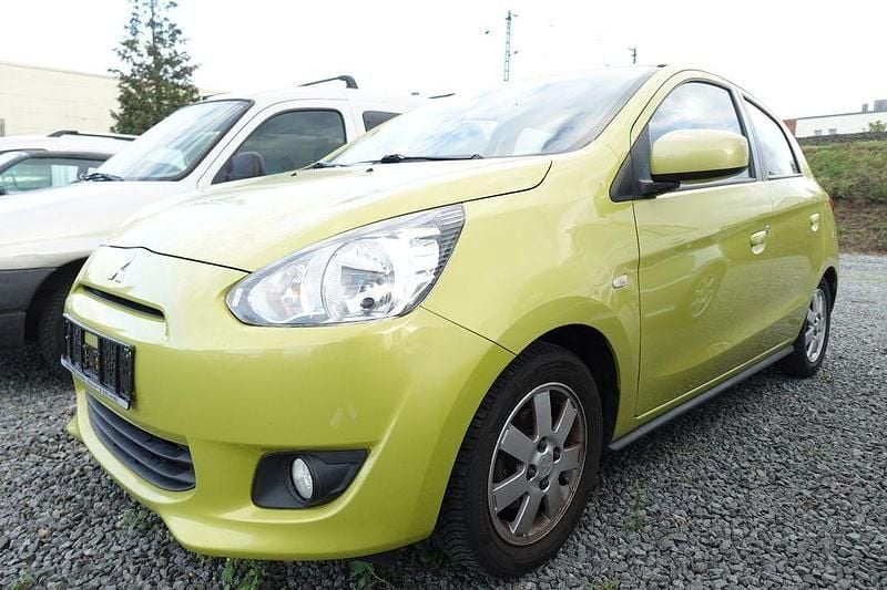 Gebraucht Mitsubishi Space Star 80 PS (58 kW) 2014 Gelb Van / Kleinbus