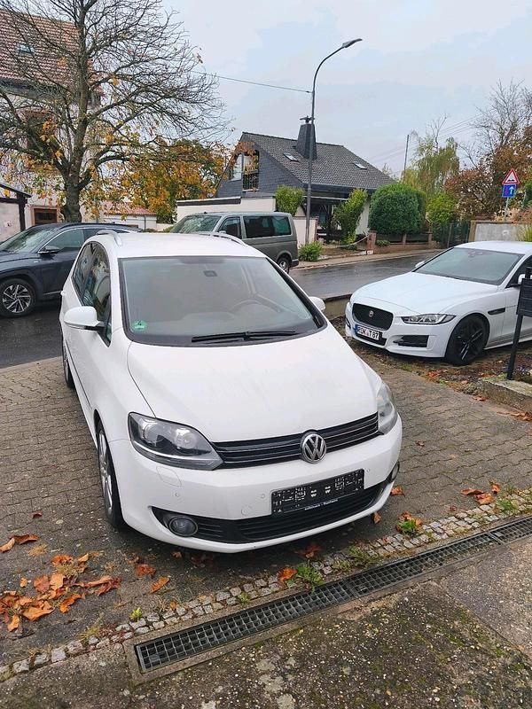 Weiß Gebraucht 2010 VW Golf Plus Cross Comfortline Van / Kleinbus | 4.200 € (Superpreis) - Bild 1/4