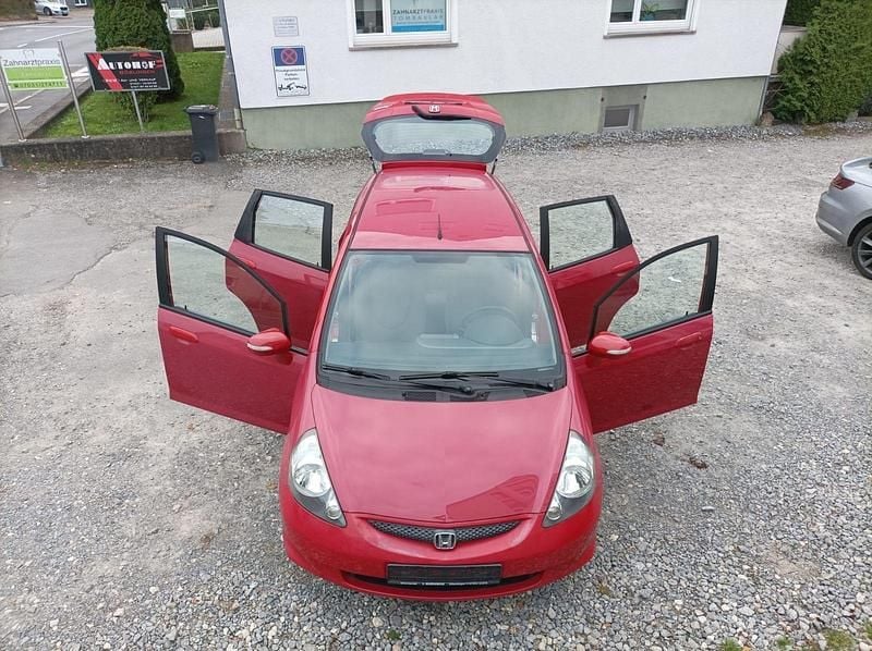 Rot Gebraucht 2006 Honda Jazz LS Kleinwagen | 2.890 € (Teuer) - Bild 1/4