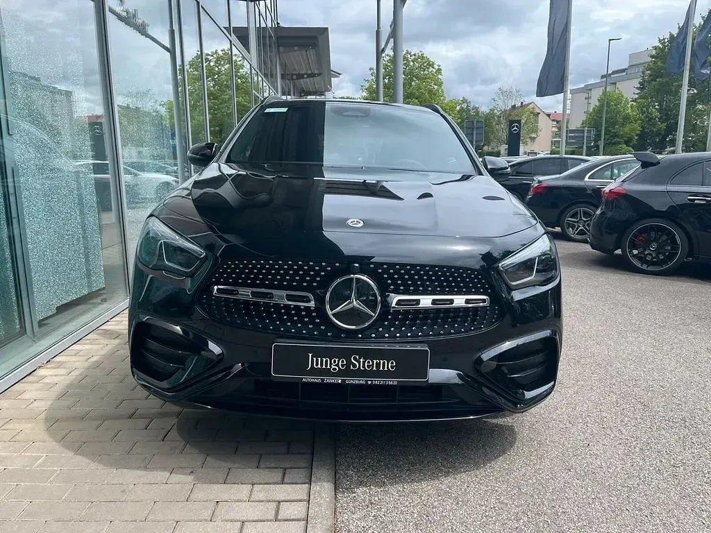 Usata Mercedes GLA200 AMG 150 CV (110 kW) 2025 Nero SUV